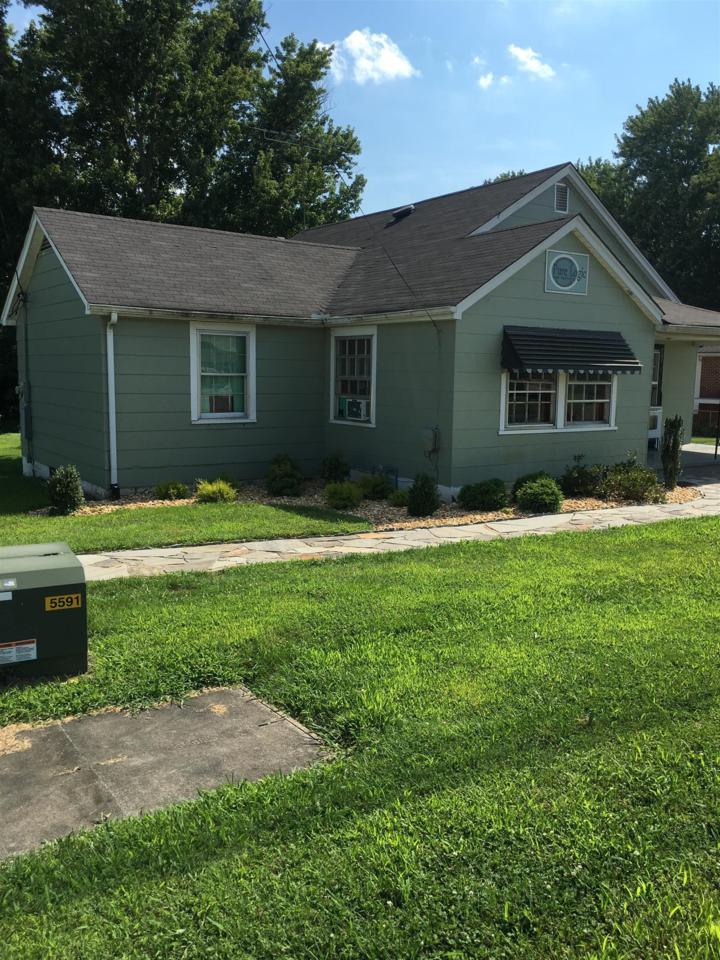 2681 Nashville Hwy - Photo 1