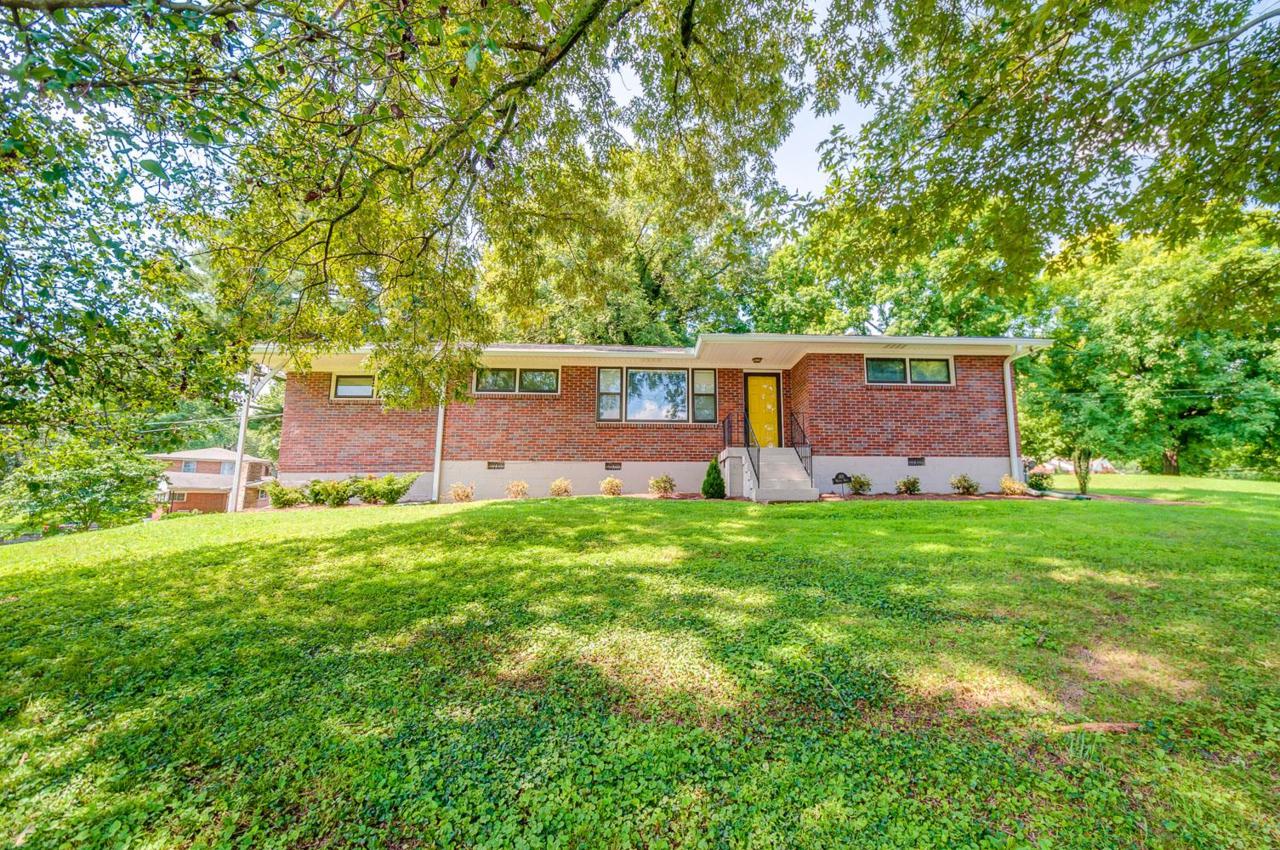 301 Weaver Dr - Photo 1