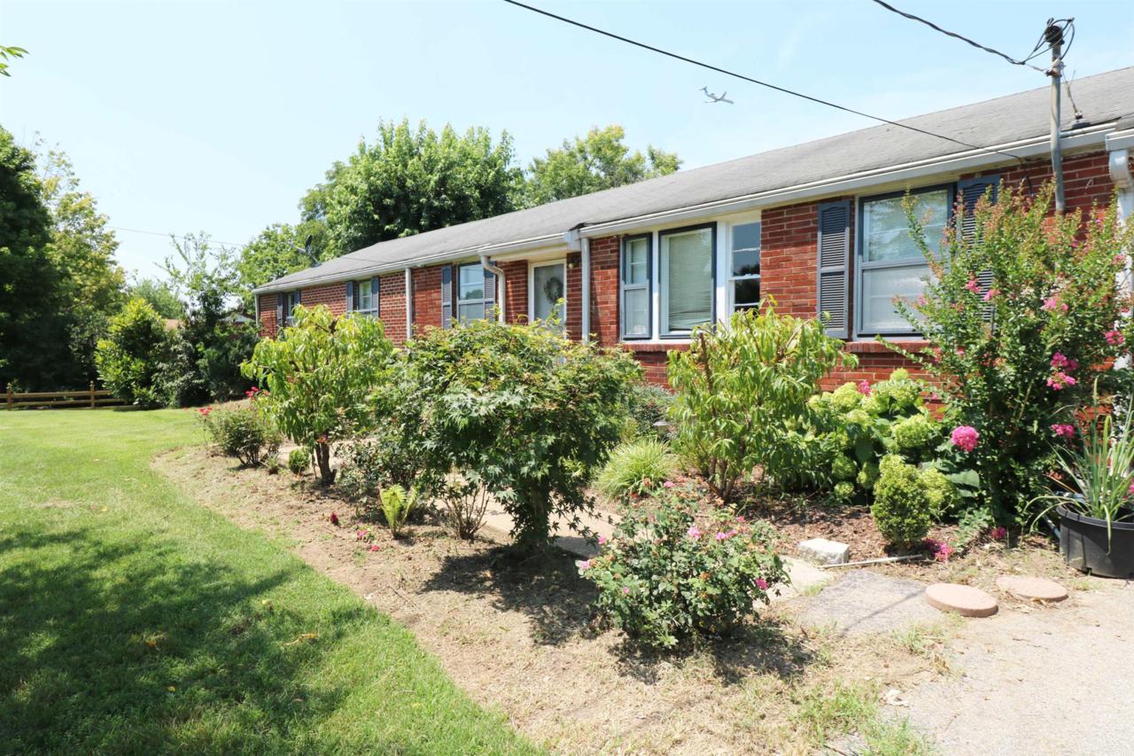 216 Willard Dr - Photo 1