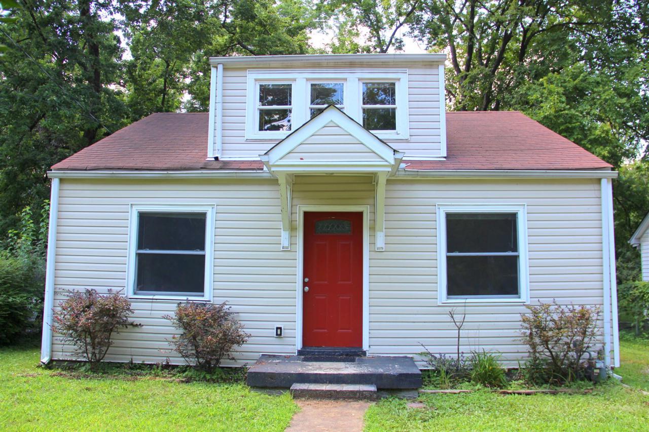 1124 Chester Ave - Photo 1