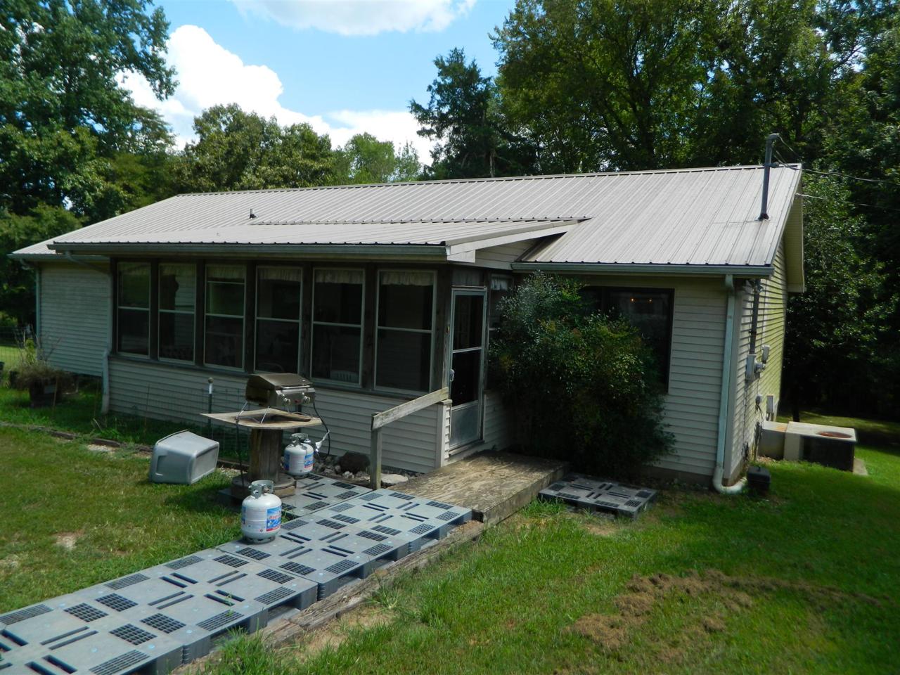 265 Mullins Hollow Rd - Photo 1