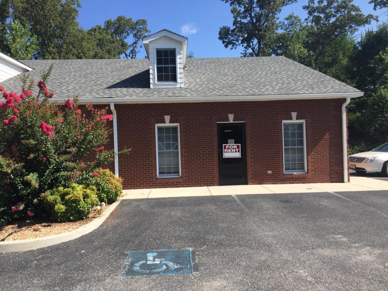 790 Kings Ln - Photo 1
