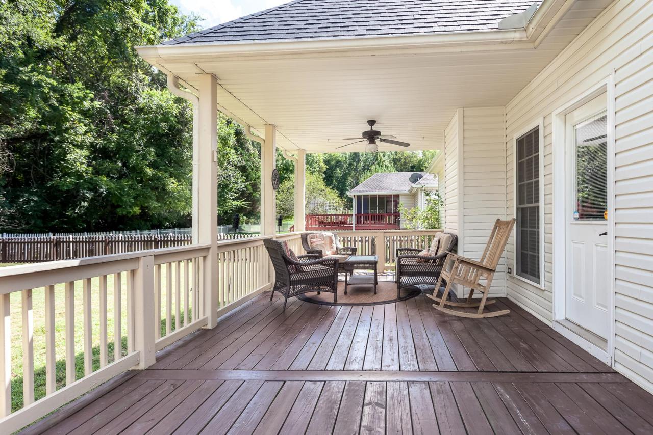 1235 Kensington Ct - Photo 1