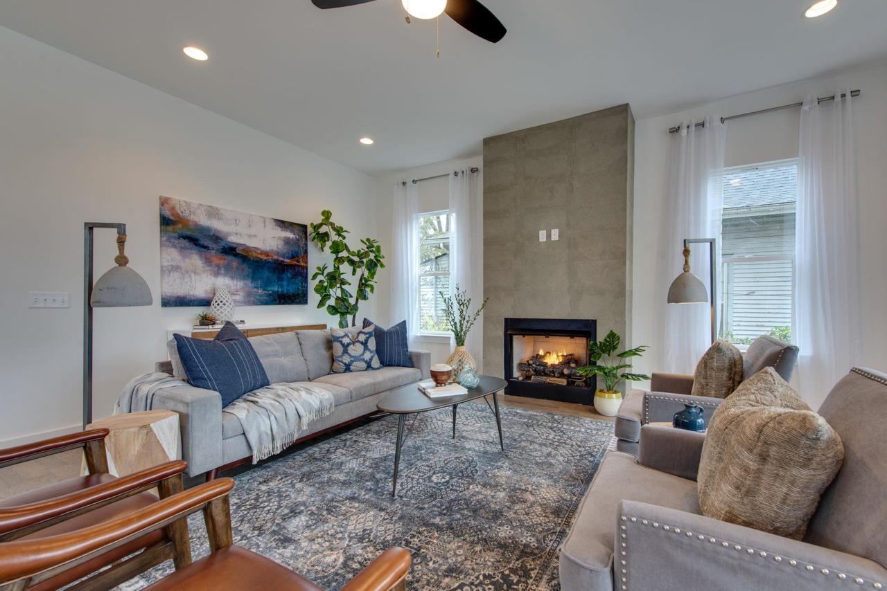 1903 10th Ave N - Photo 1