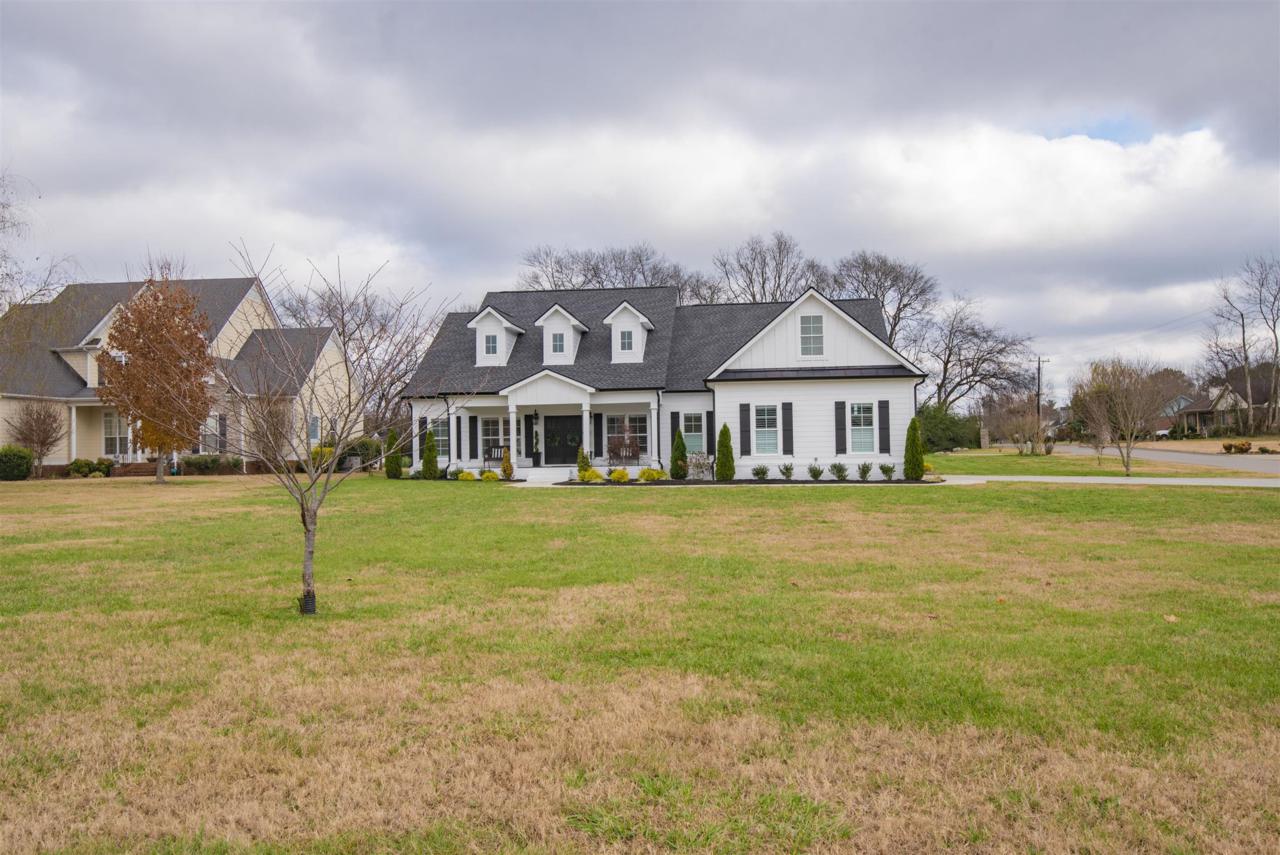 104 Brent Gayle Lane - Photo 1