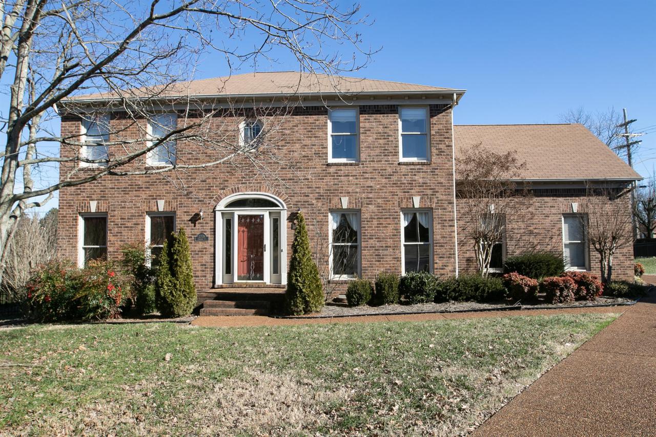 2726 Chatham Ct - Photo 1