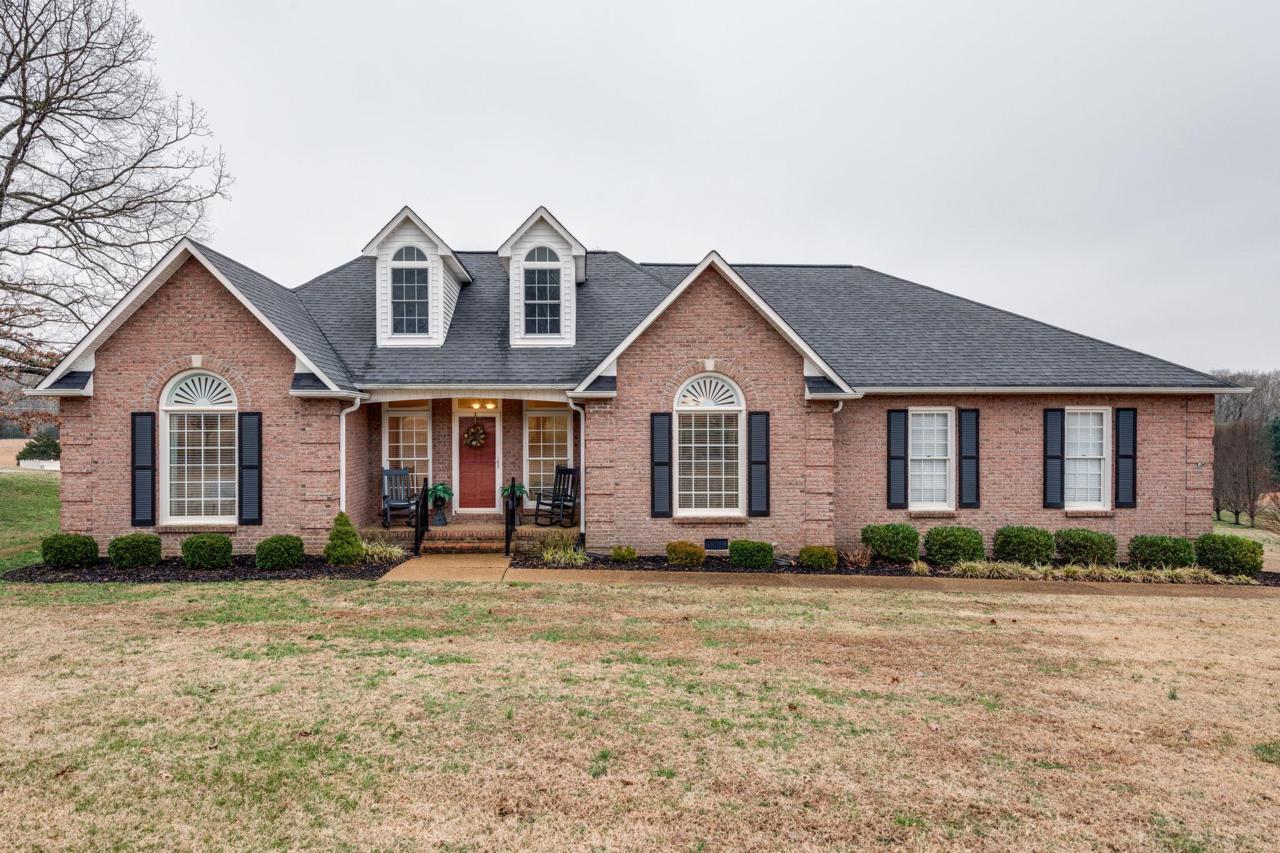 1004 Meadowood Ln - Photo 1