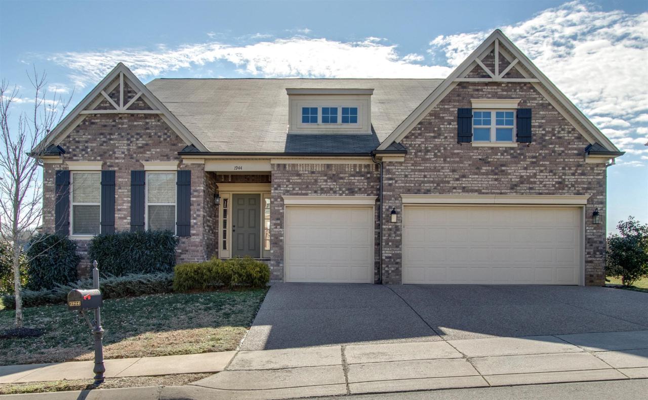 1944 Kirkwood Dr - Photo 1