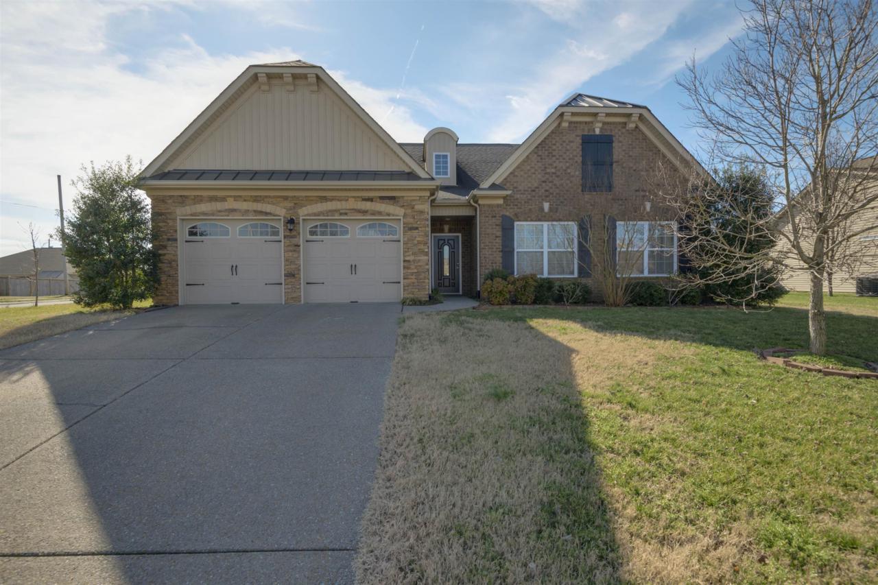 517 Callie Ave - Photo 1