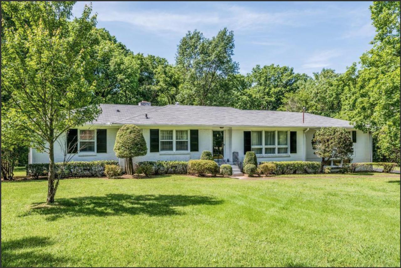 1505 Harding Pl - Photo 1
