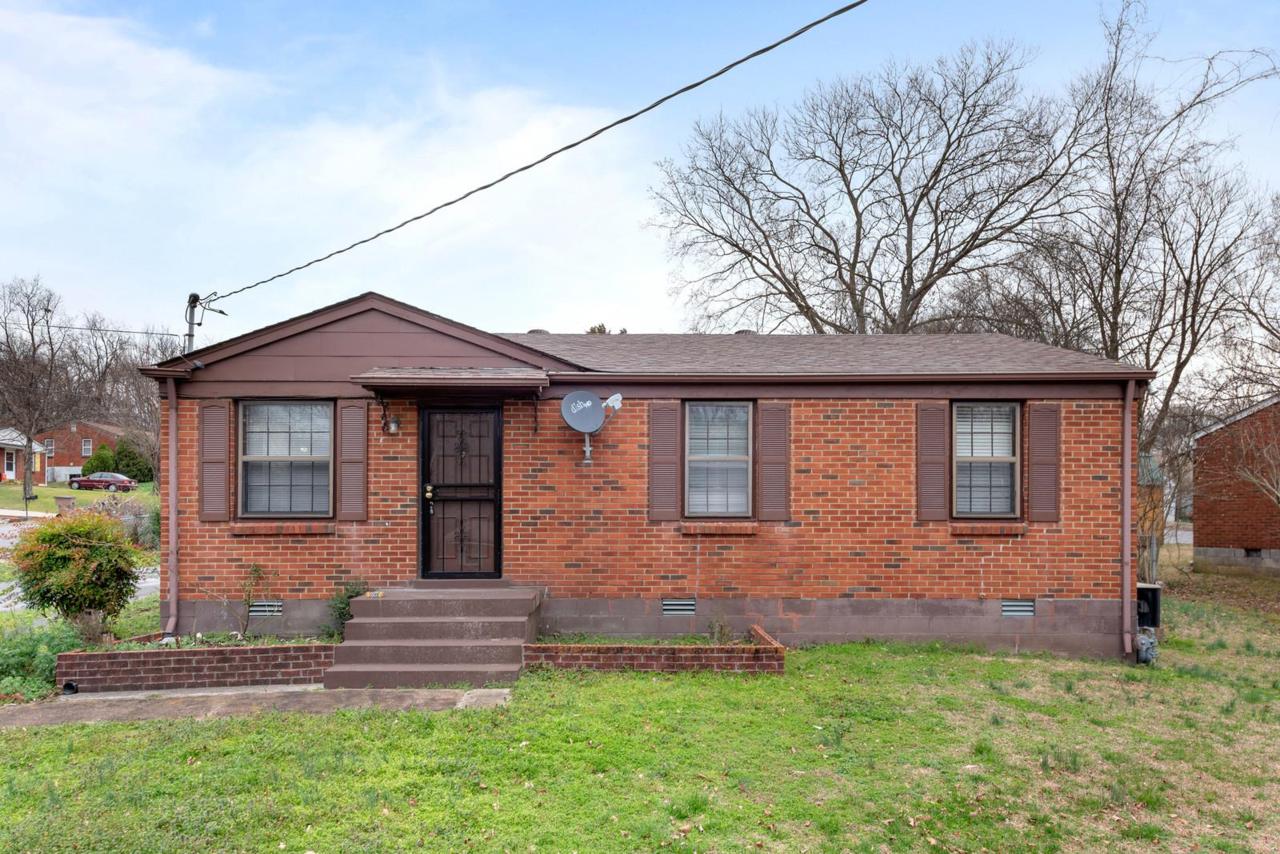 1901 Laurinda Dr - Photo 1