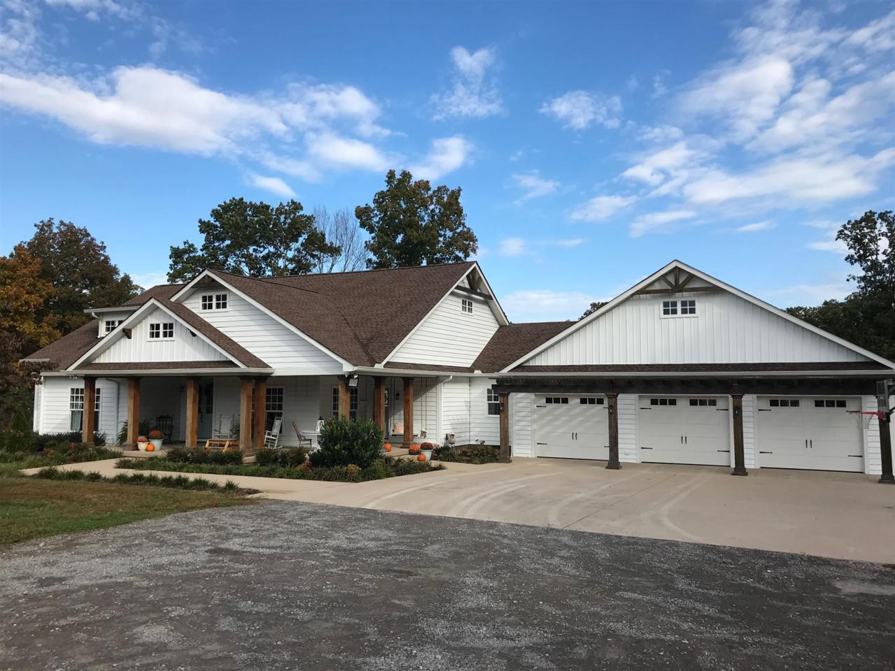 405 Creekside Dr - Photo 1