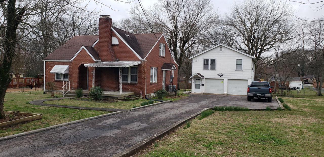 828 Walnut St - Photo 1
