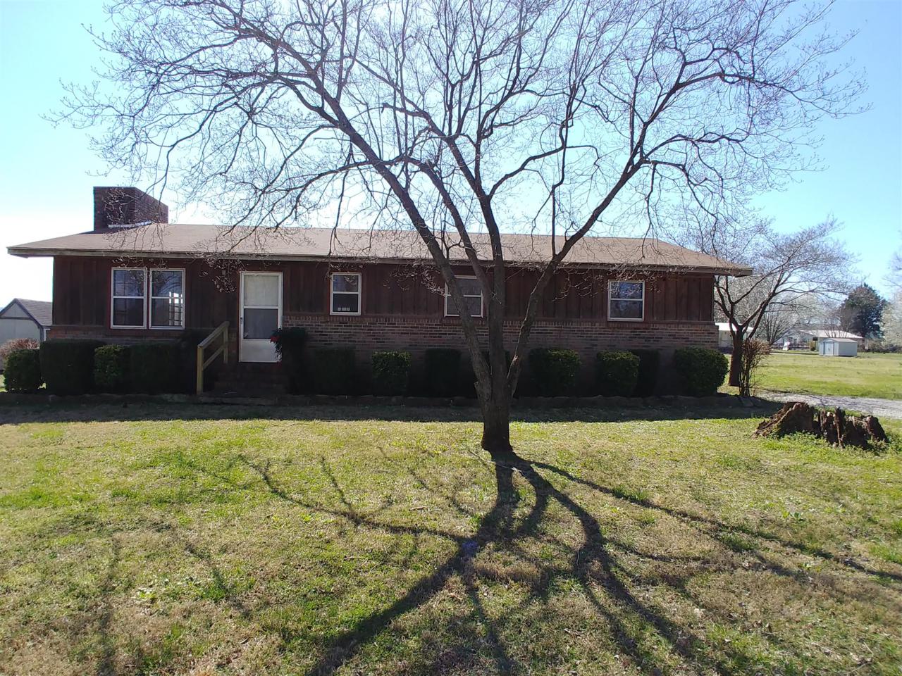 404 Davis St - Photo 1