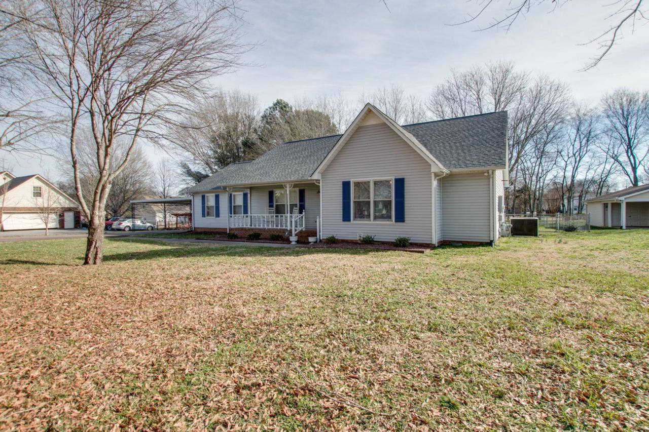 102 Sundown Dr - Photo 1