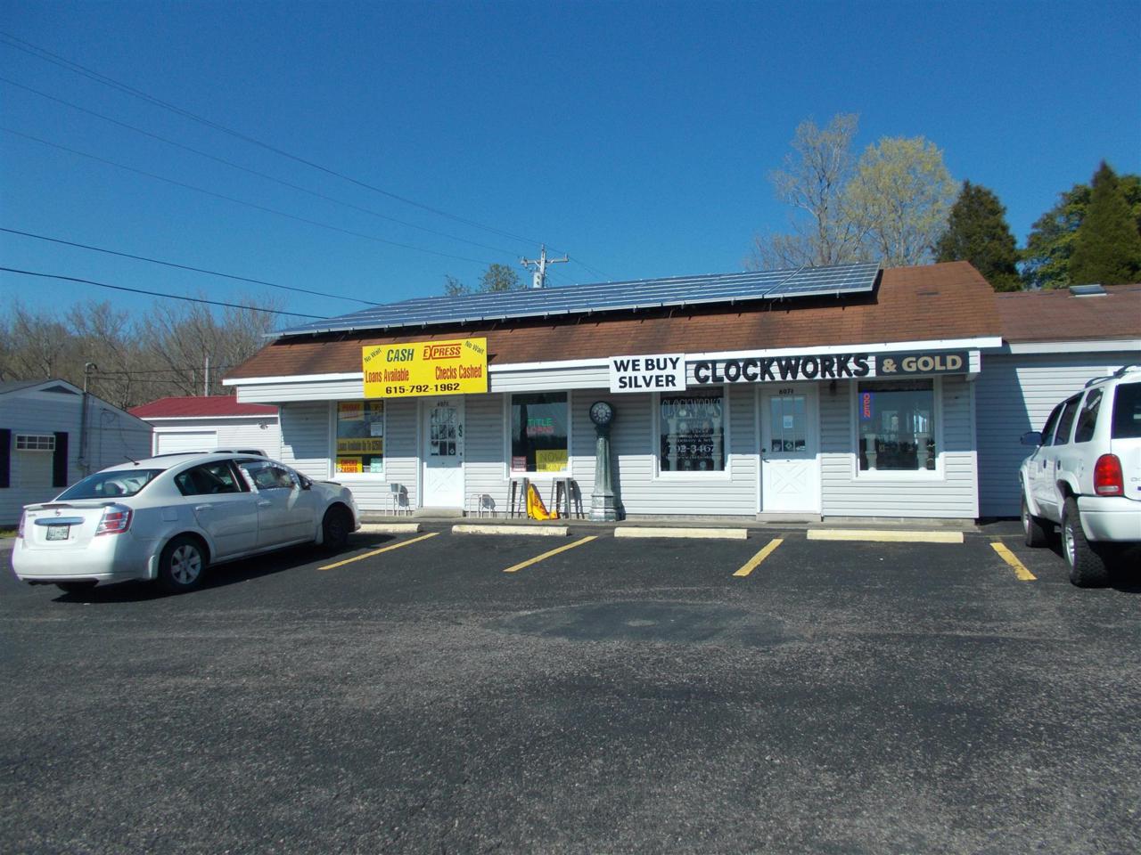 607 N Main St - Photo 1