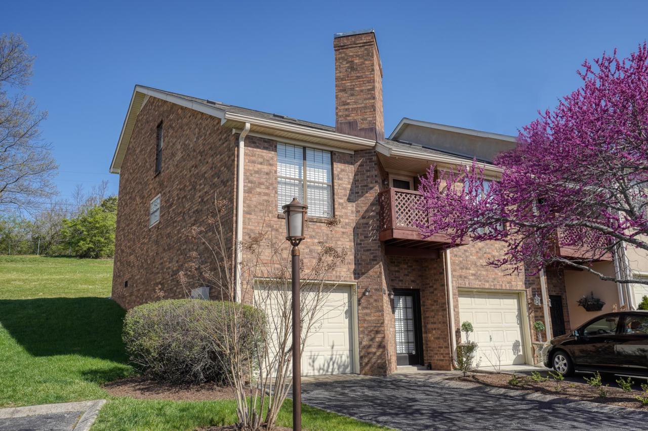 110 Villa View Ct - Photo 1
