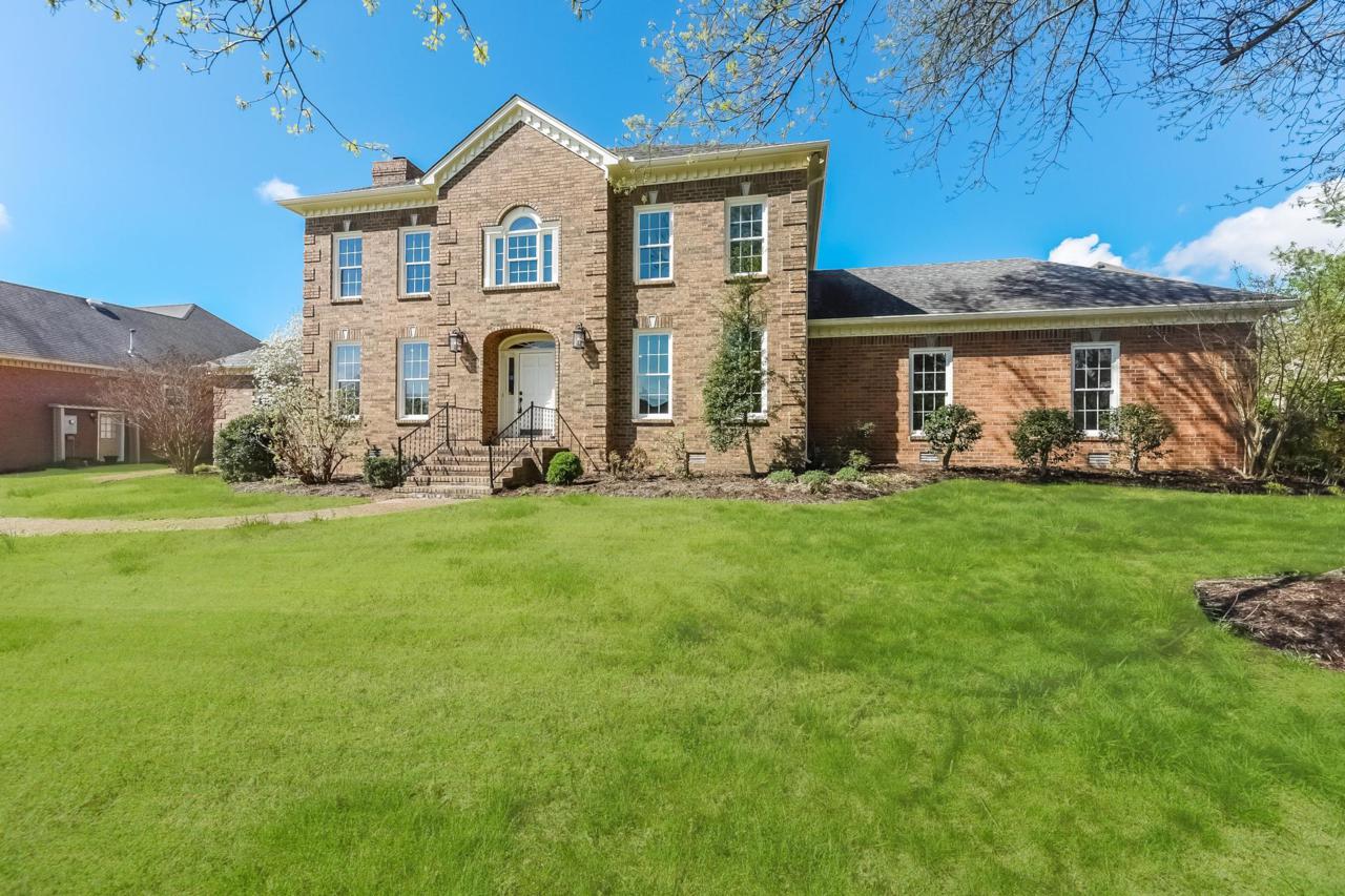 127 N Country Club Dr - Photo 1