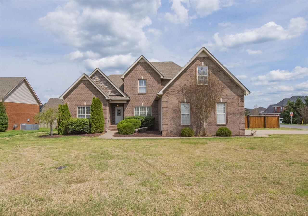 1925 Marian Ln - Photo 1