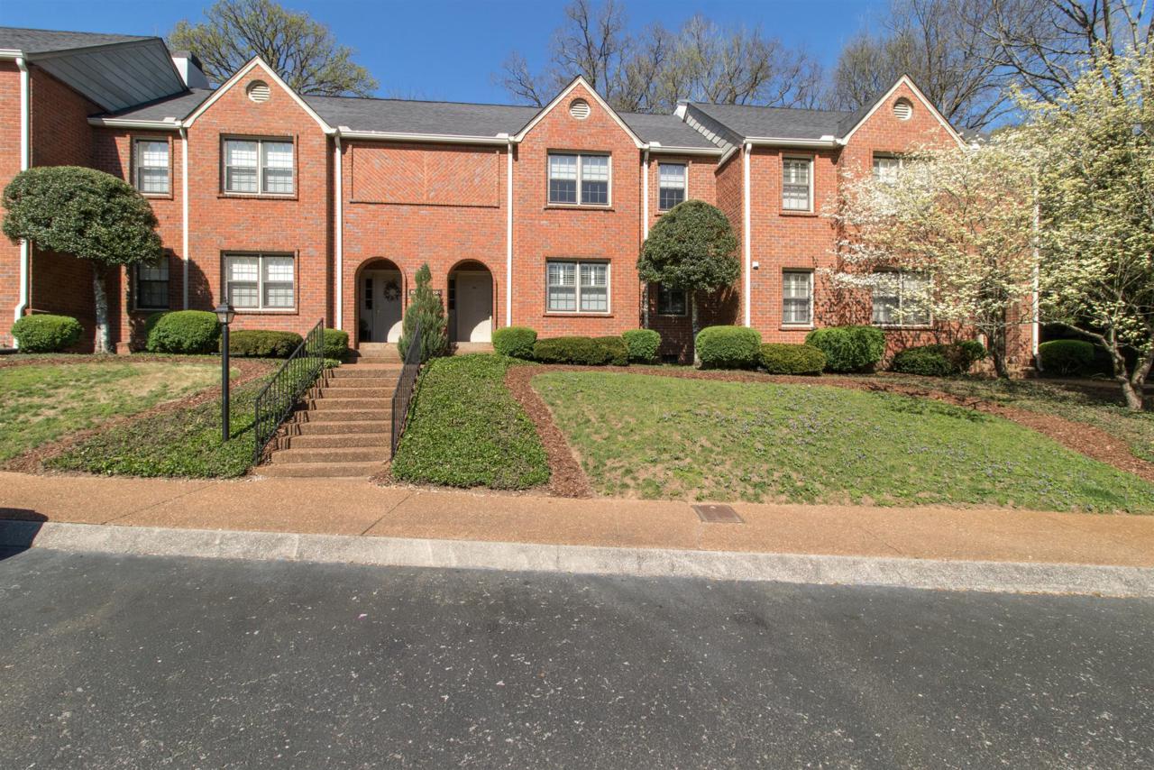 204 Westchase Dr - Photo 1