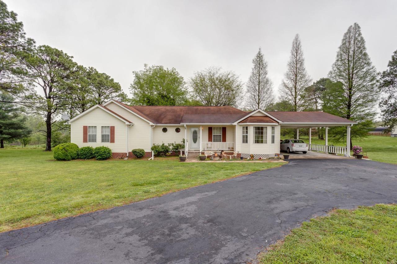 402 Canaan Rd - Photo 1