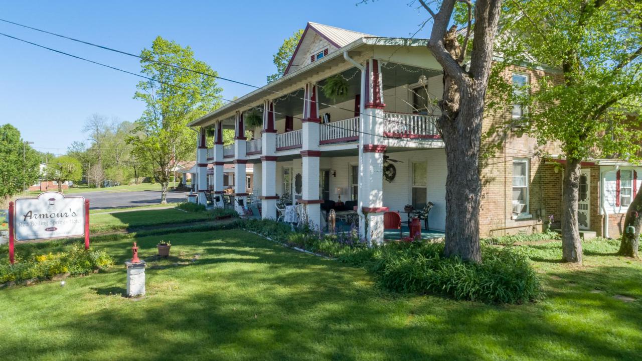 321 E Main St - Photo 1