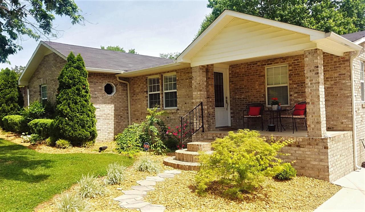 303 Russell St - Photo 1