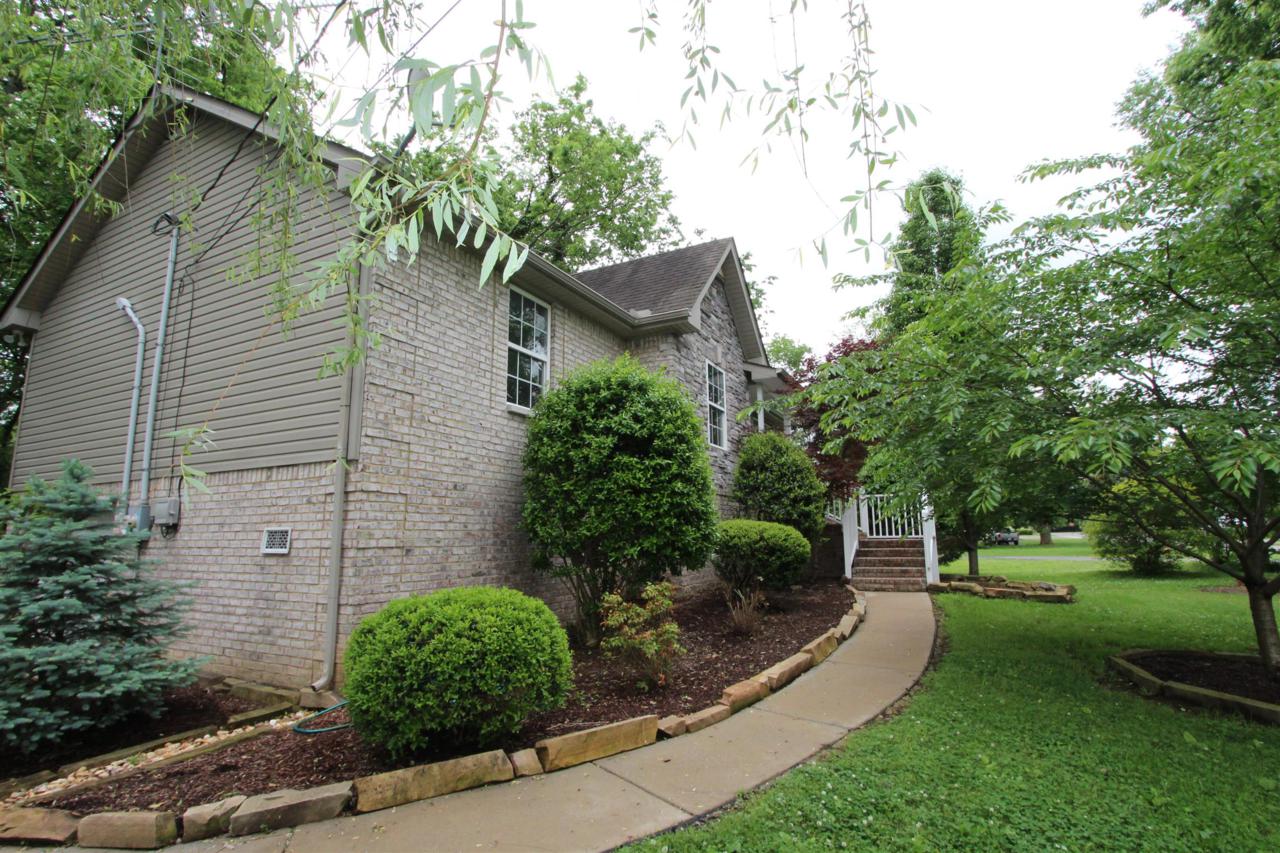 115 Caruthers Ave - Photo 1