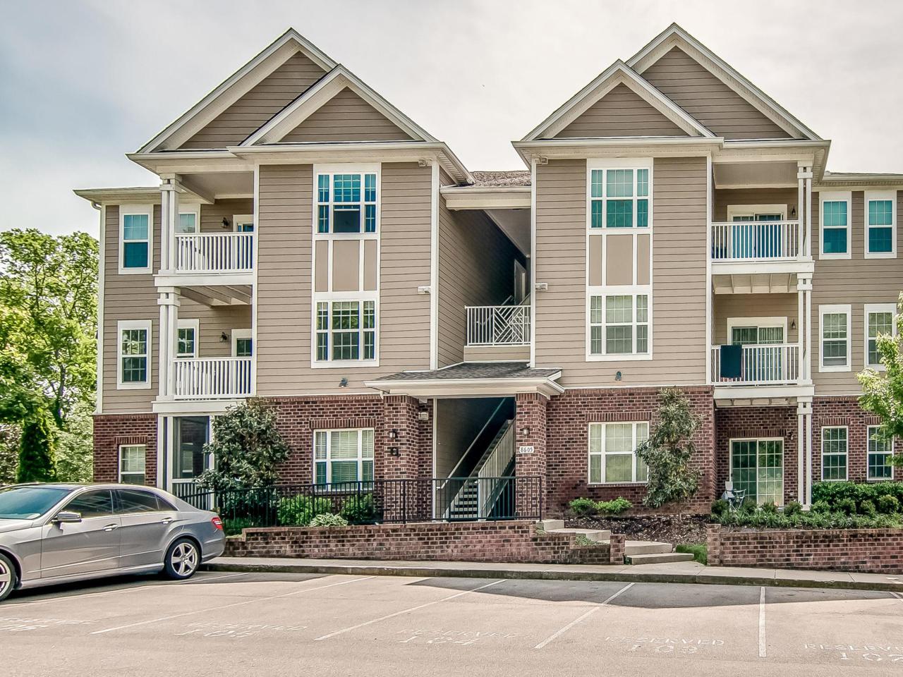 8605 Peckham Ln Unit 10 - Photo 1