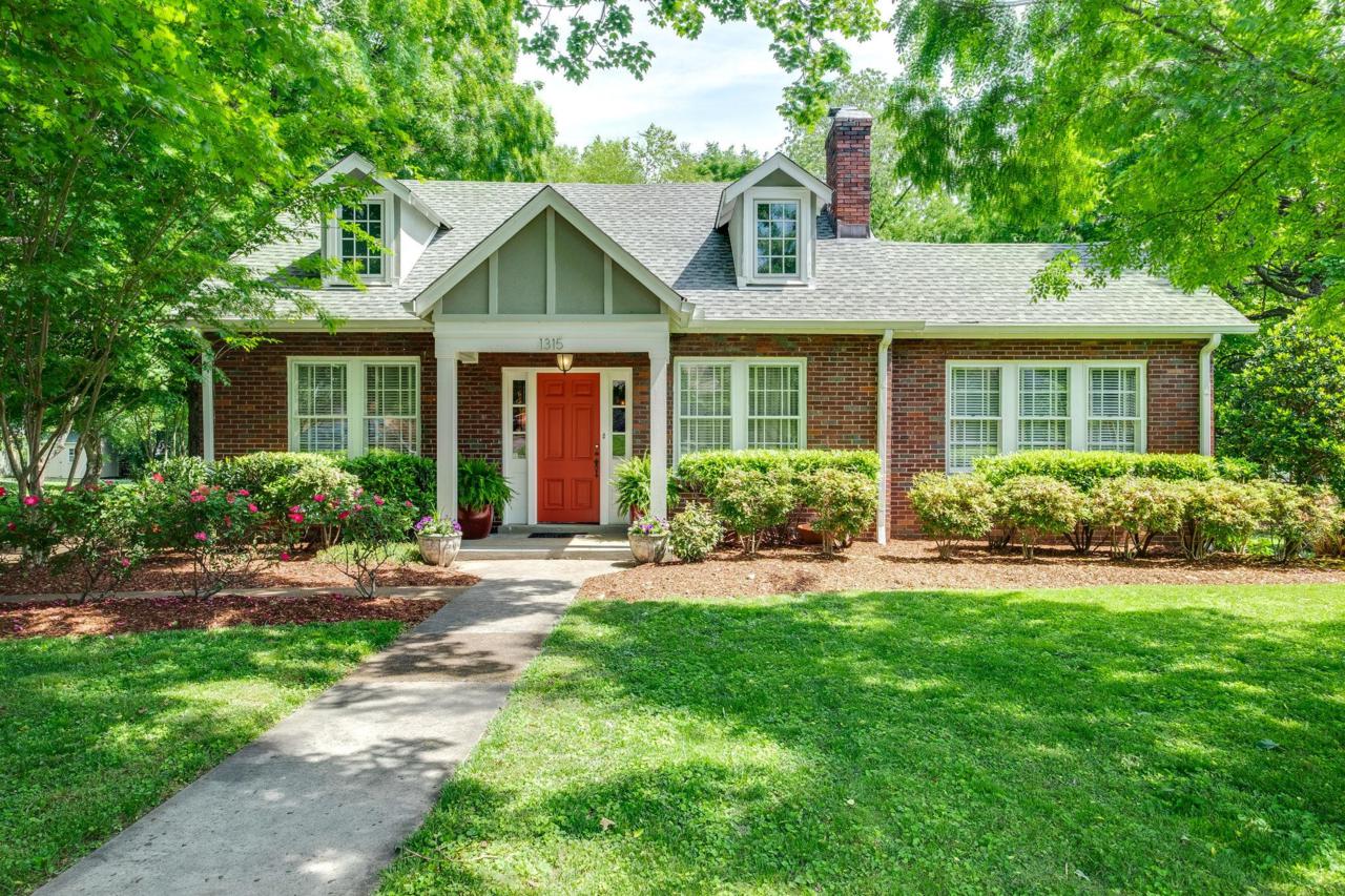 1315 Riverwood Dr - Photo 1