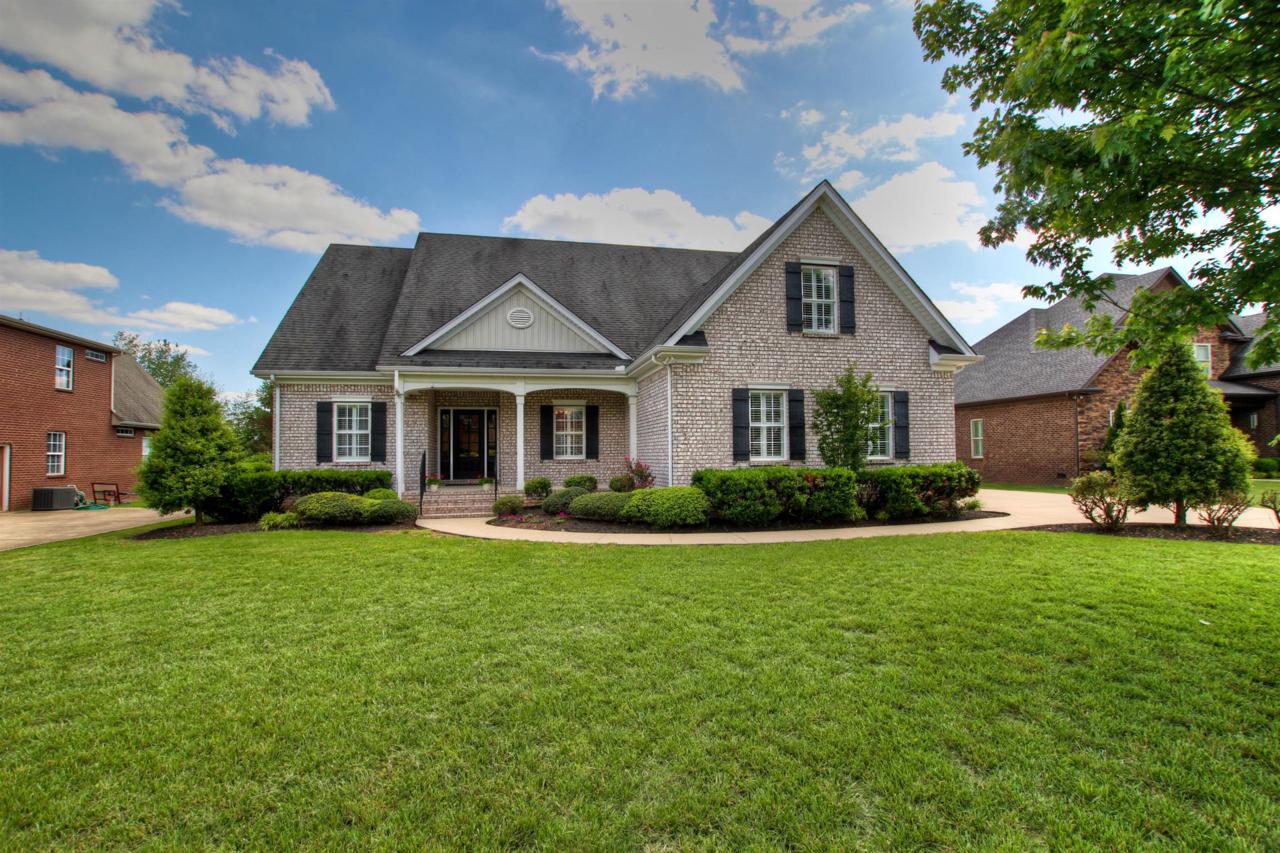 121 Laurel Grove Ct - Photo 1