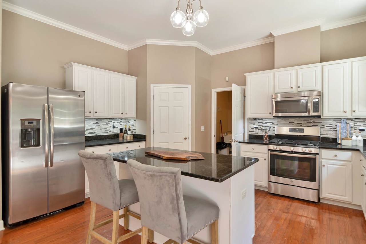 1224 Lighthouse Pl - Photo 1