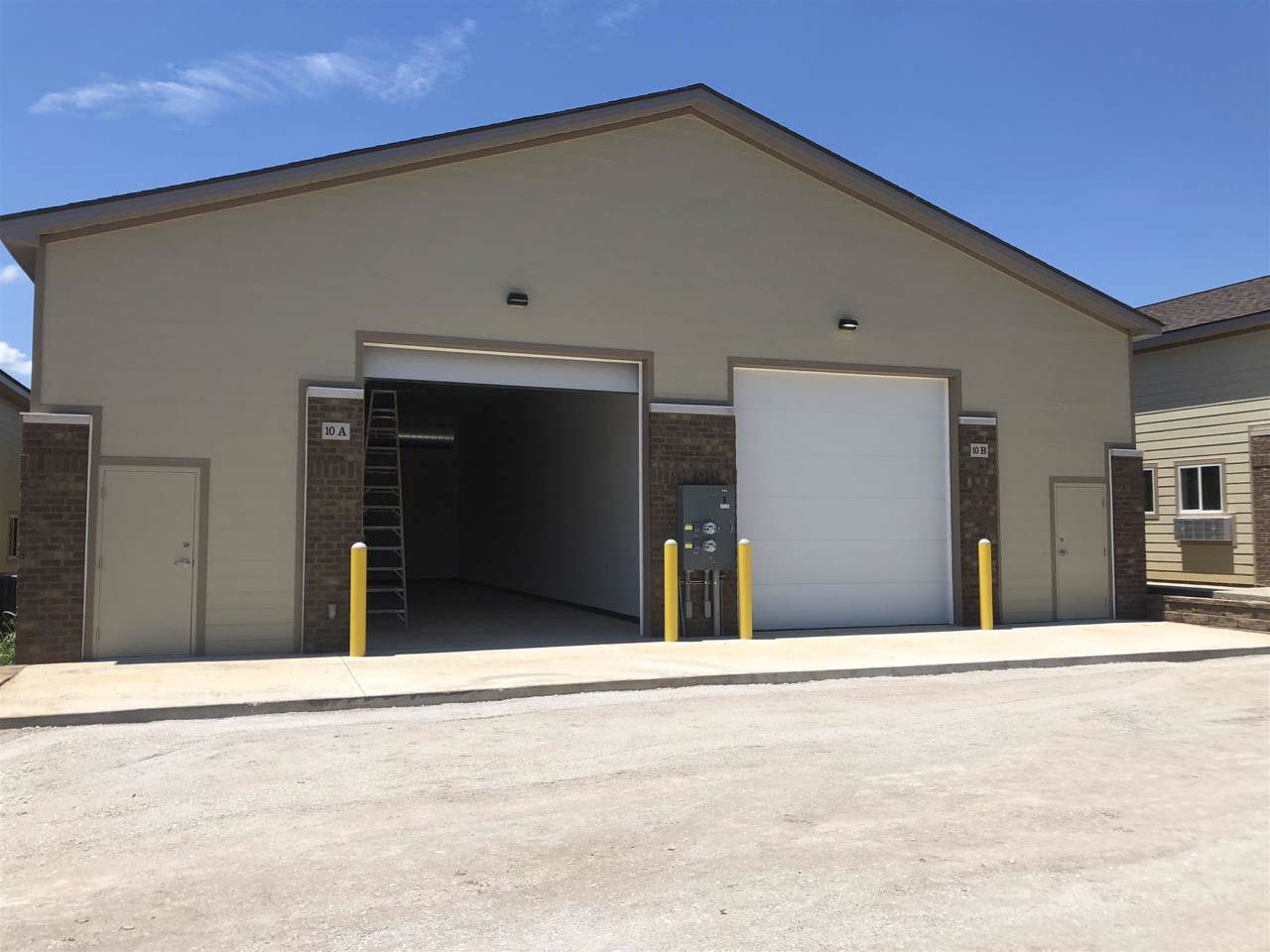 1035 Parkway Dr Bldg 11 Unit B - Photo 1