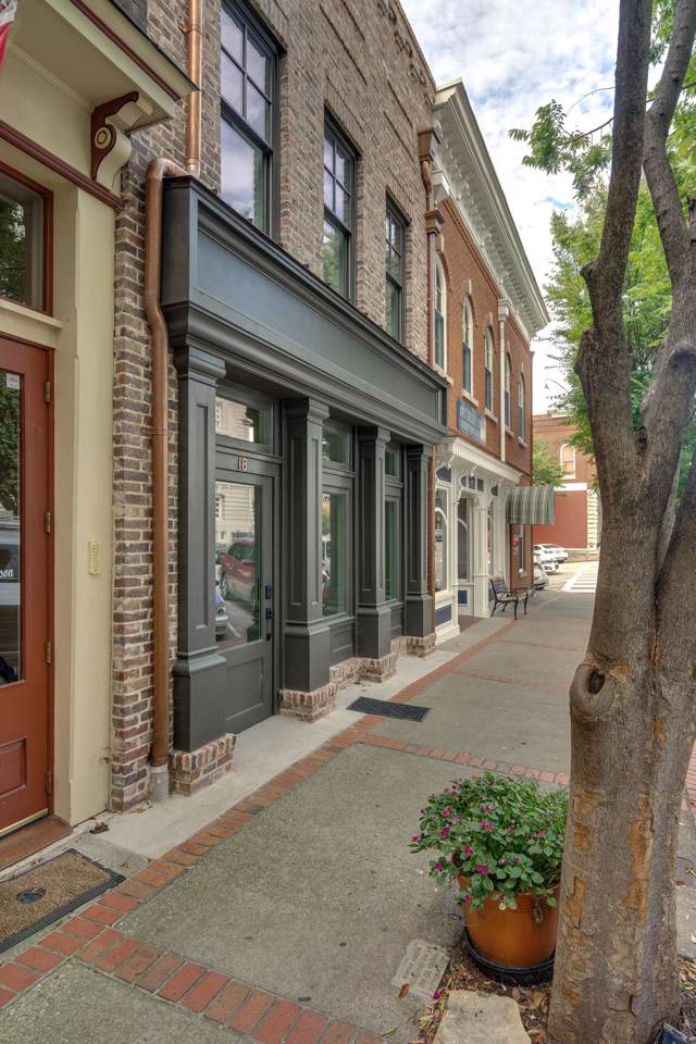 18 Public Sq - Photo 1