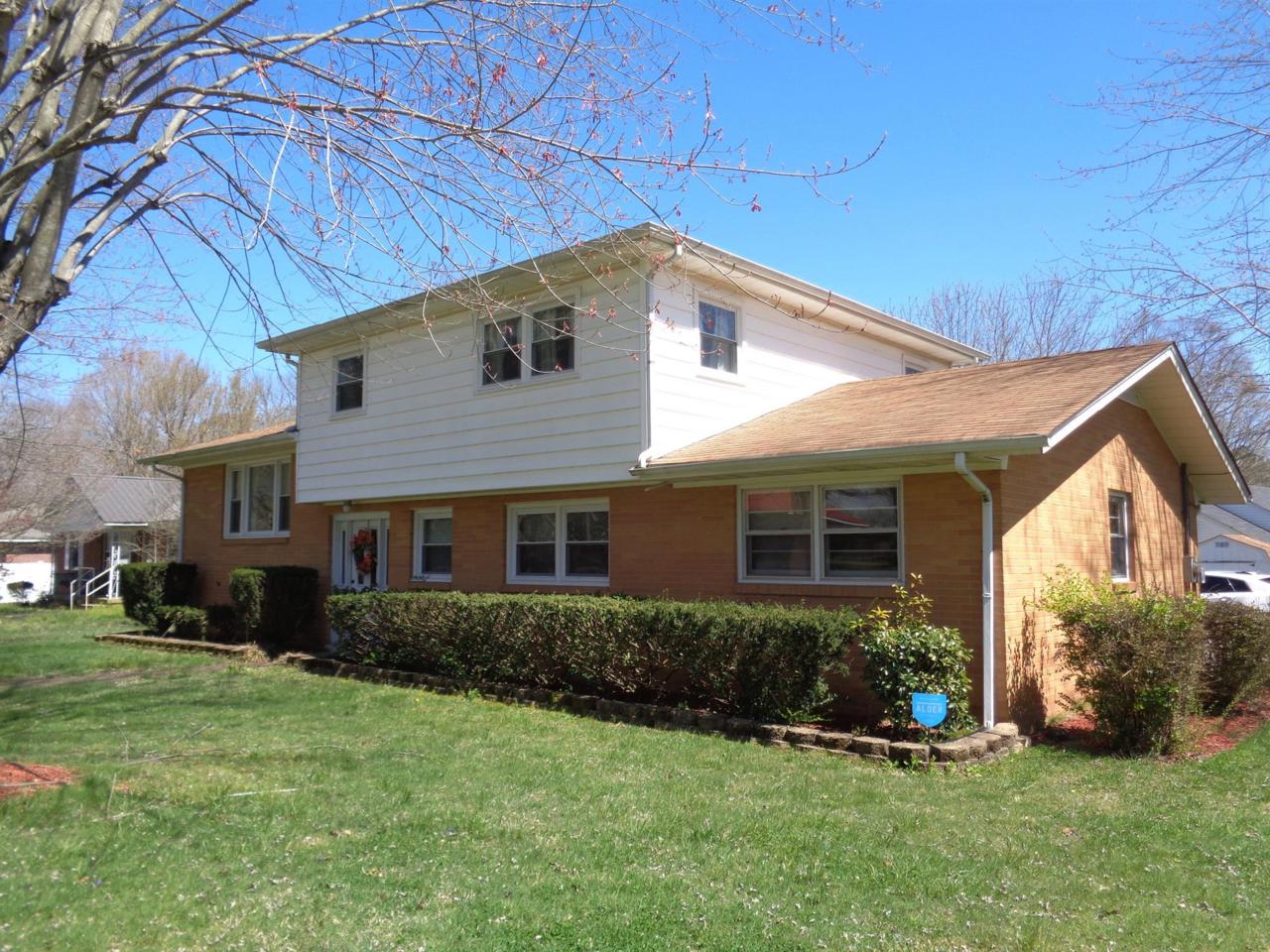 1400 Bel Aire Dr - Photo 1