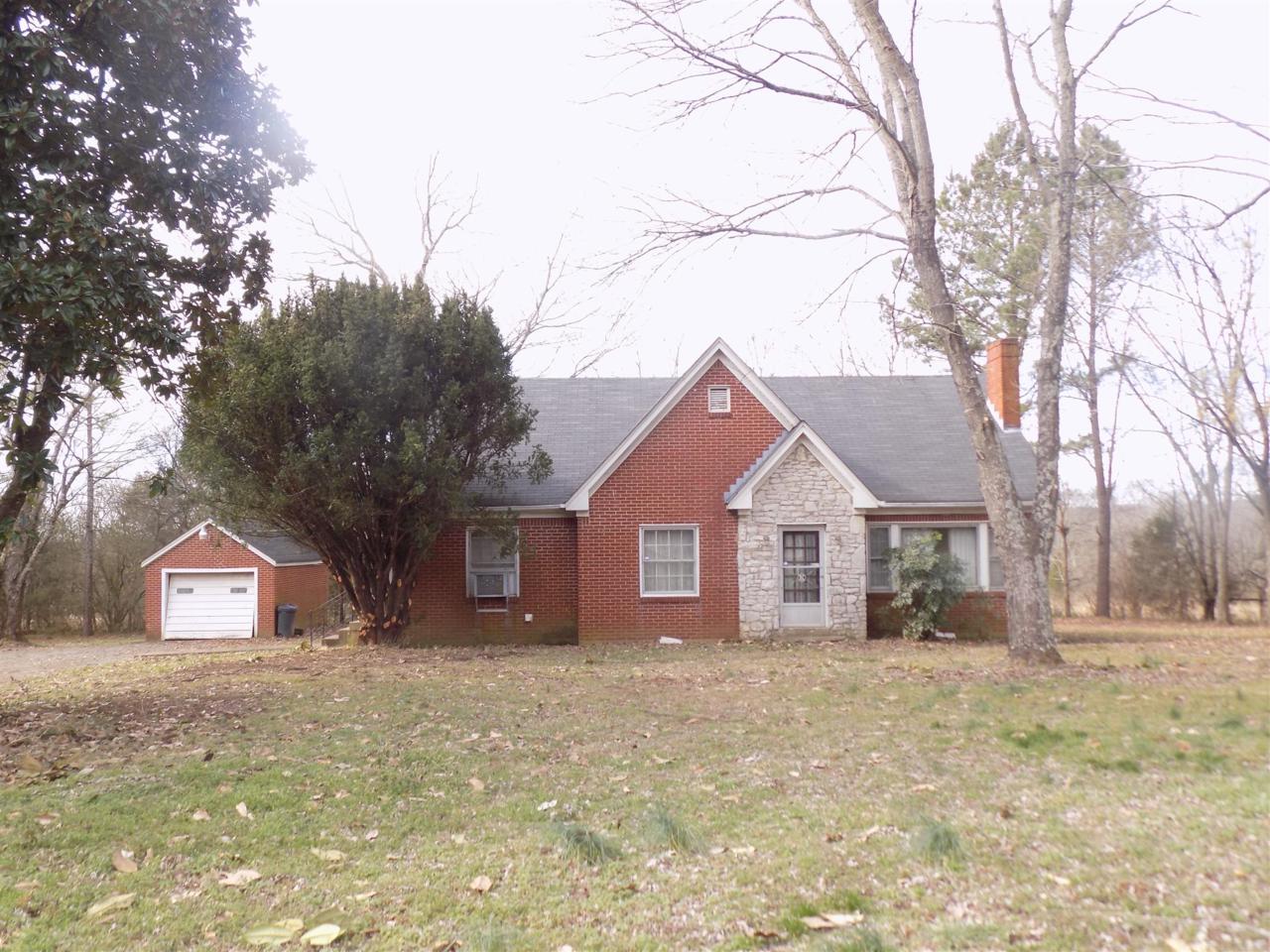 617 Dobbins Pike - Photo 1