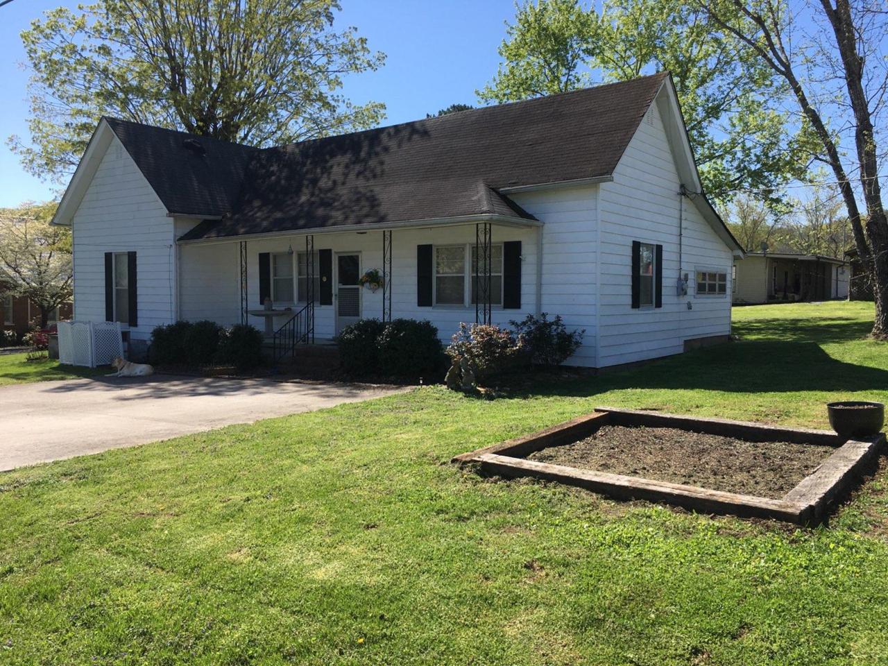 109 Center St - Photo 1