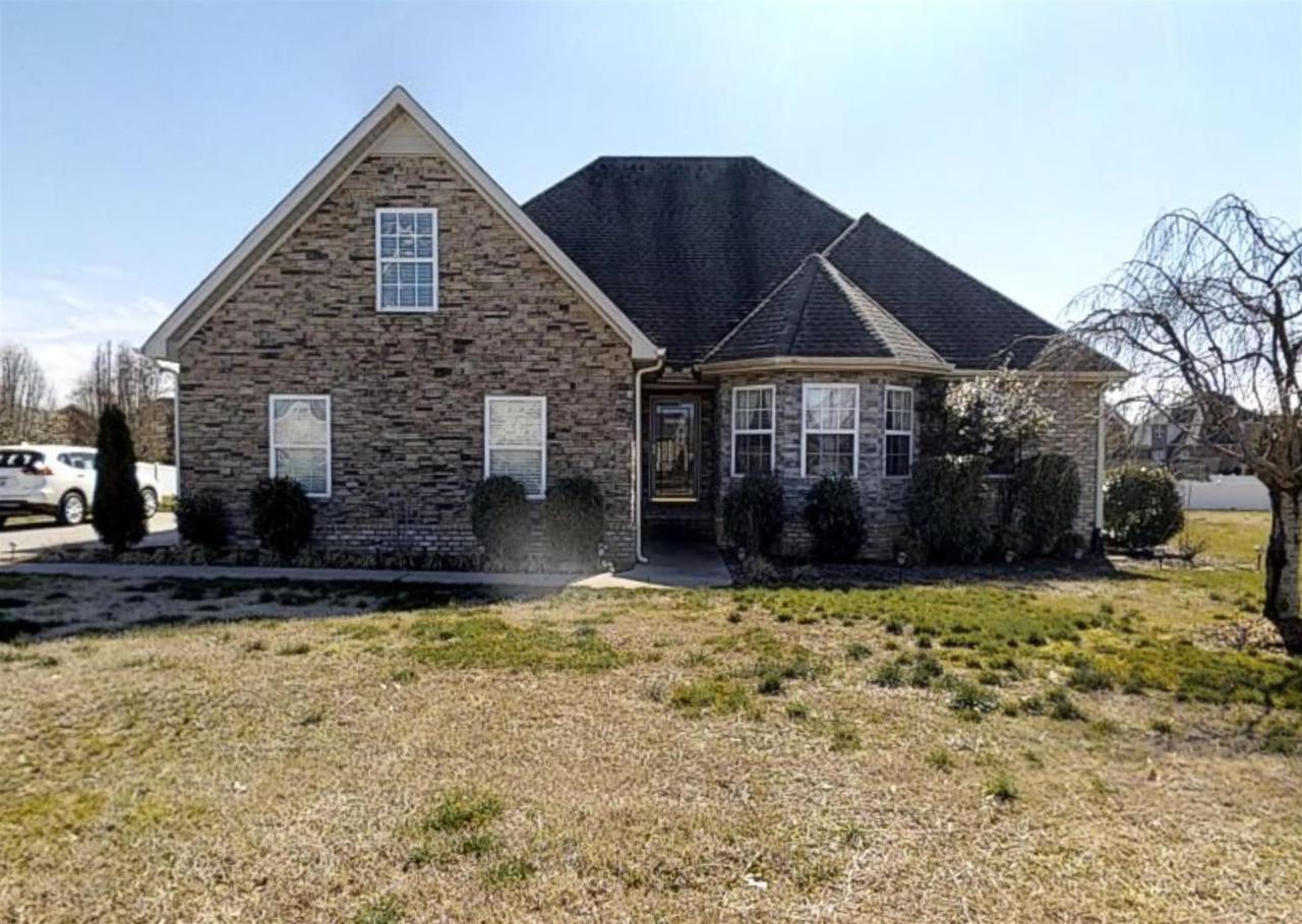 648 Osborne Ln - Photo 1