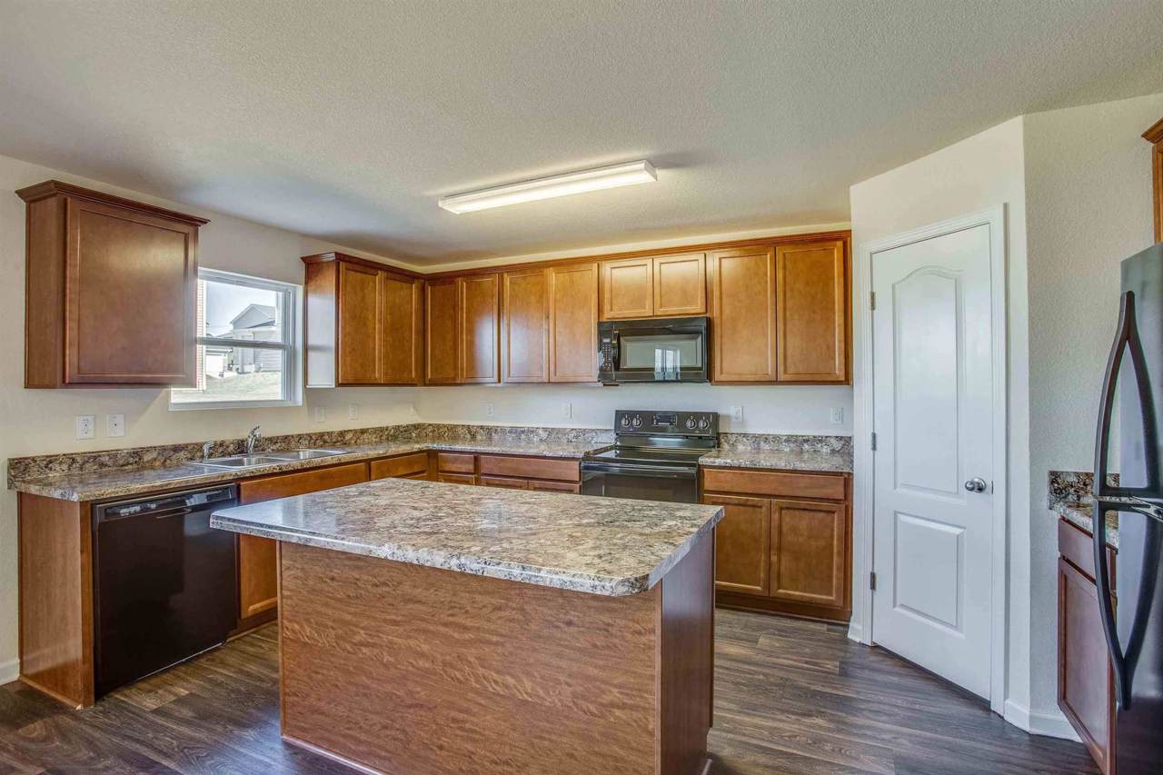 2534 Queen Bee Drive - Photo 1