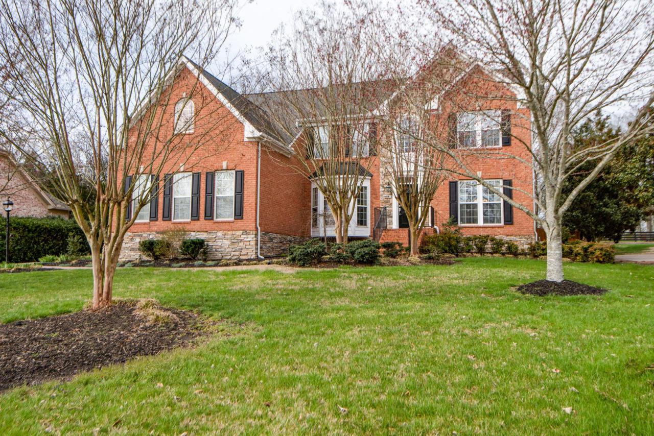 2209 Brookfield Dr - Photo 1