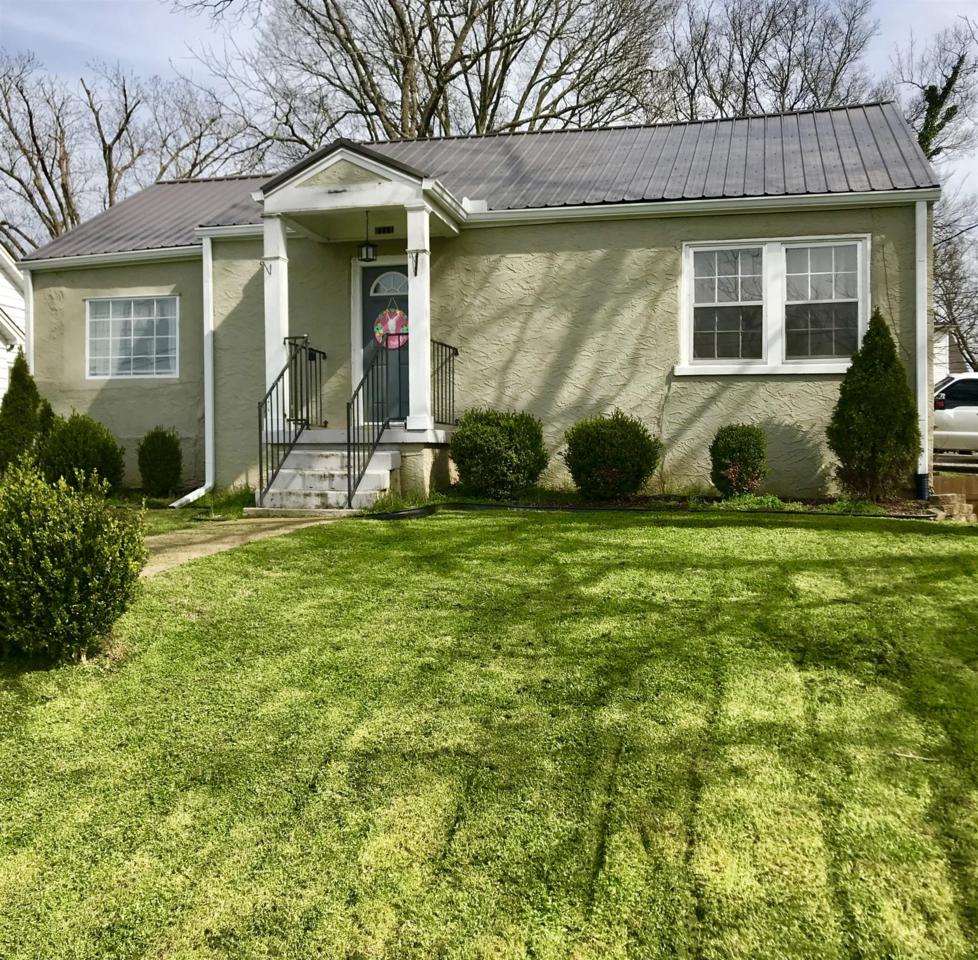 2111 Denham Ave - Photo 1