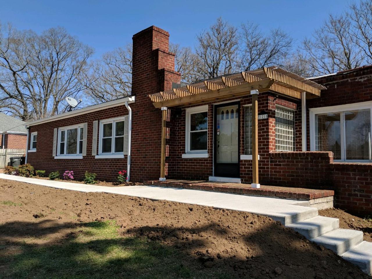 1215 Trotwood Ave - Photo 1