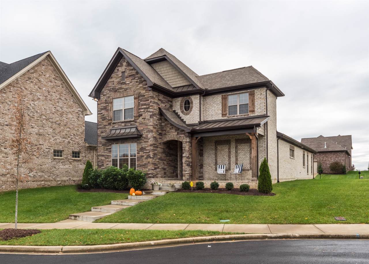 1085 Paddock Park Cir - Photo 1
