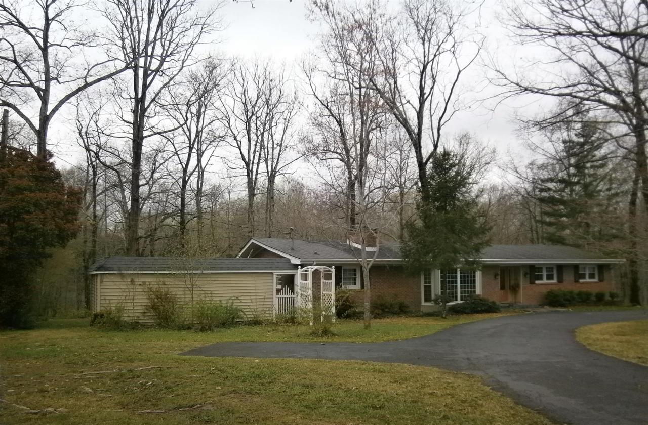 1923 Country Club Dr - Photo 1