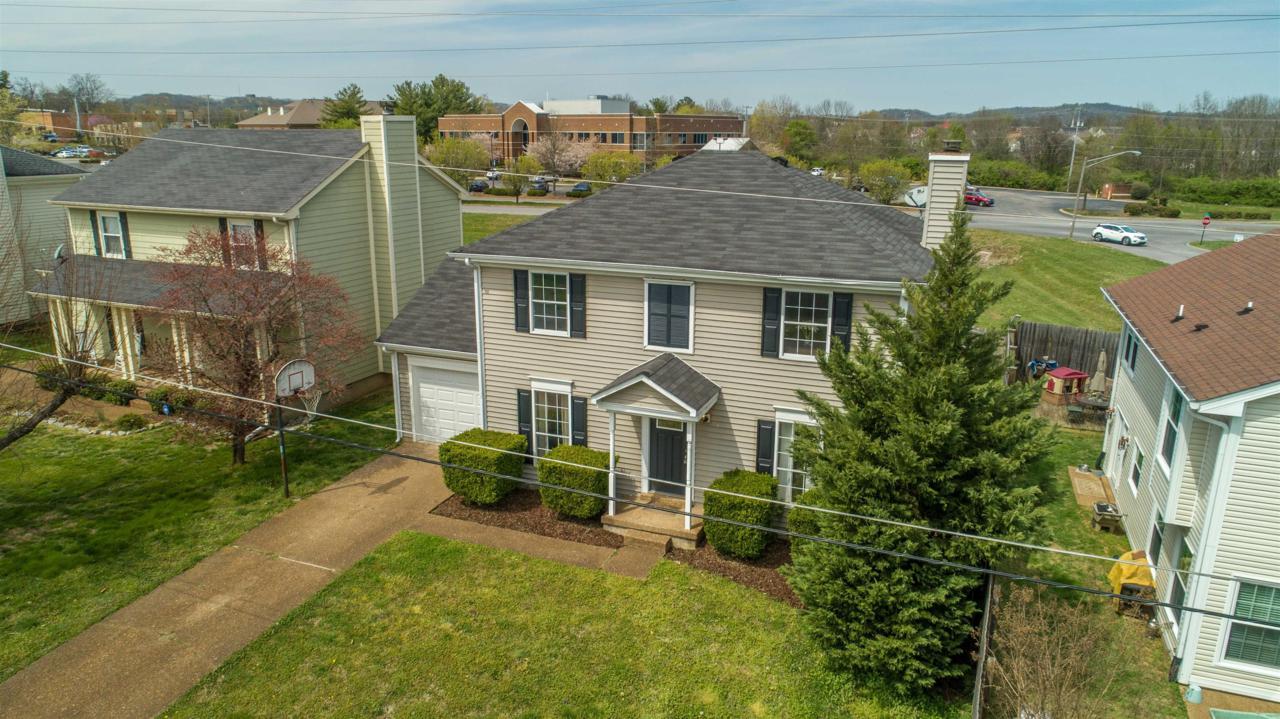 102 Agee Cir W - Photo 1