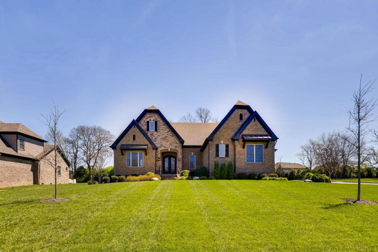 1824 Tiverton Pl - Photo 1