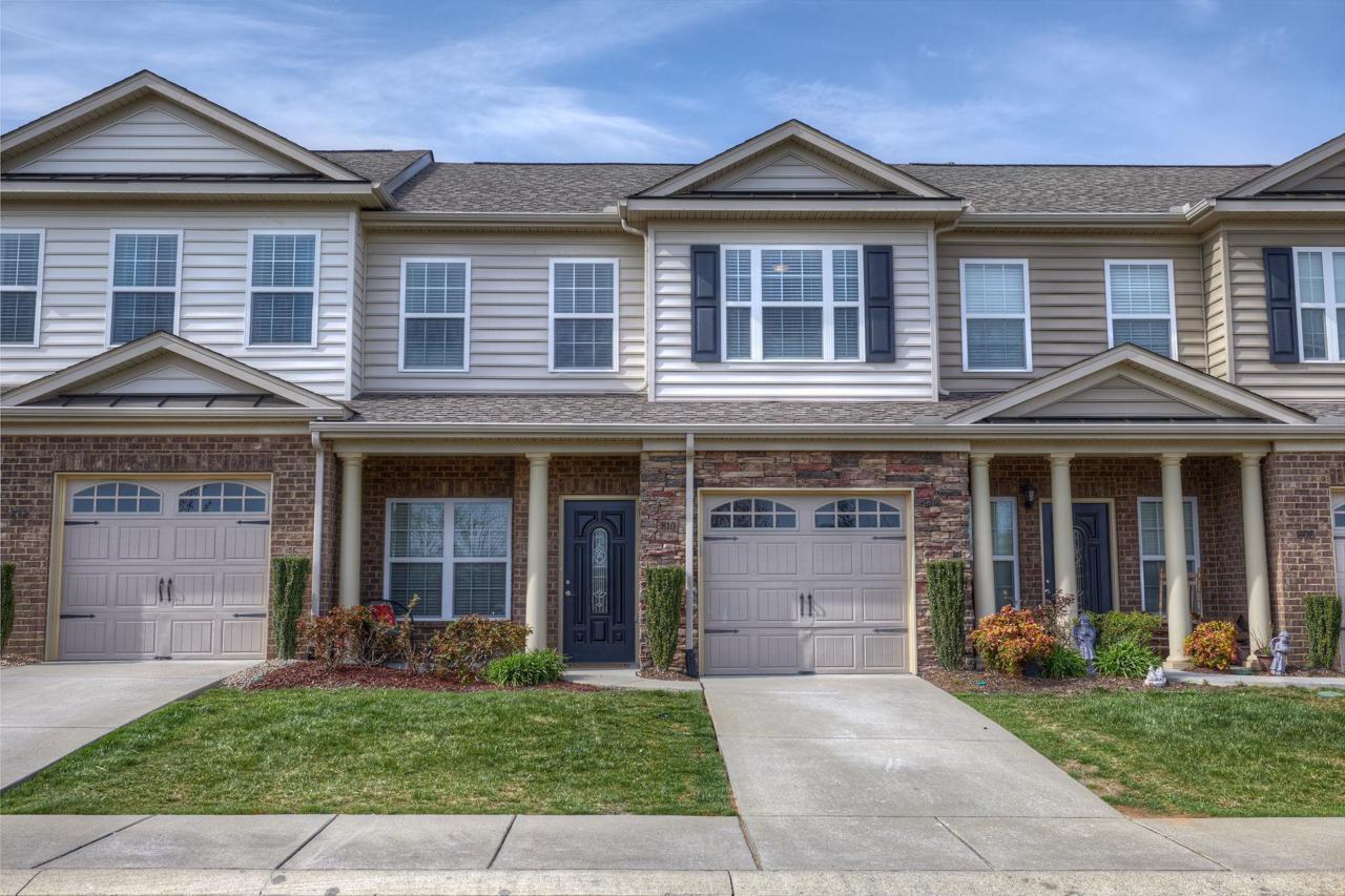 810 Meadow Crest Way - Photo 1
