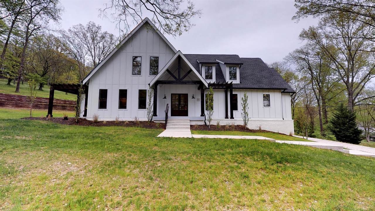 506 Hillwood Blvd - Photo 1