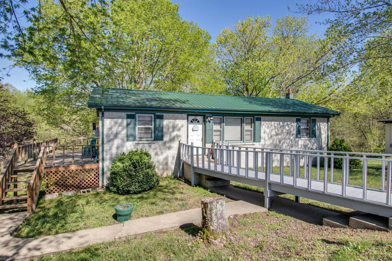 121 Henry Cir - Photo 1