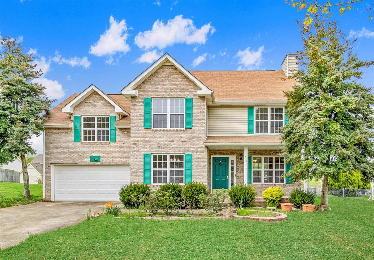 1527 Barrywood Cir W - Photo 1
